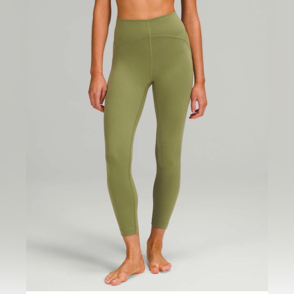 Lululemon InStill High-Rise Tight 25"
Bronze Green size 12